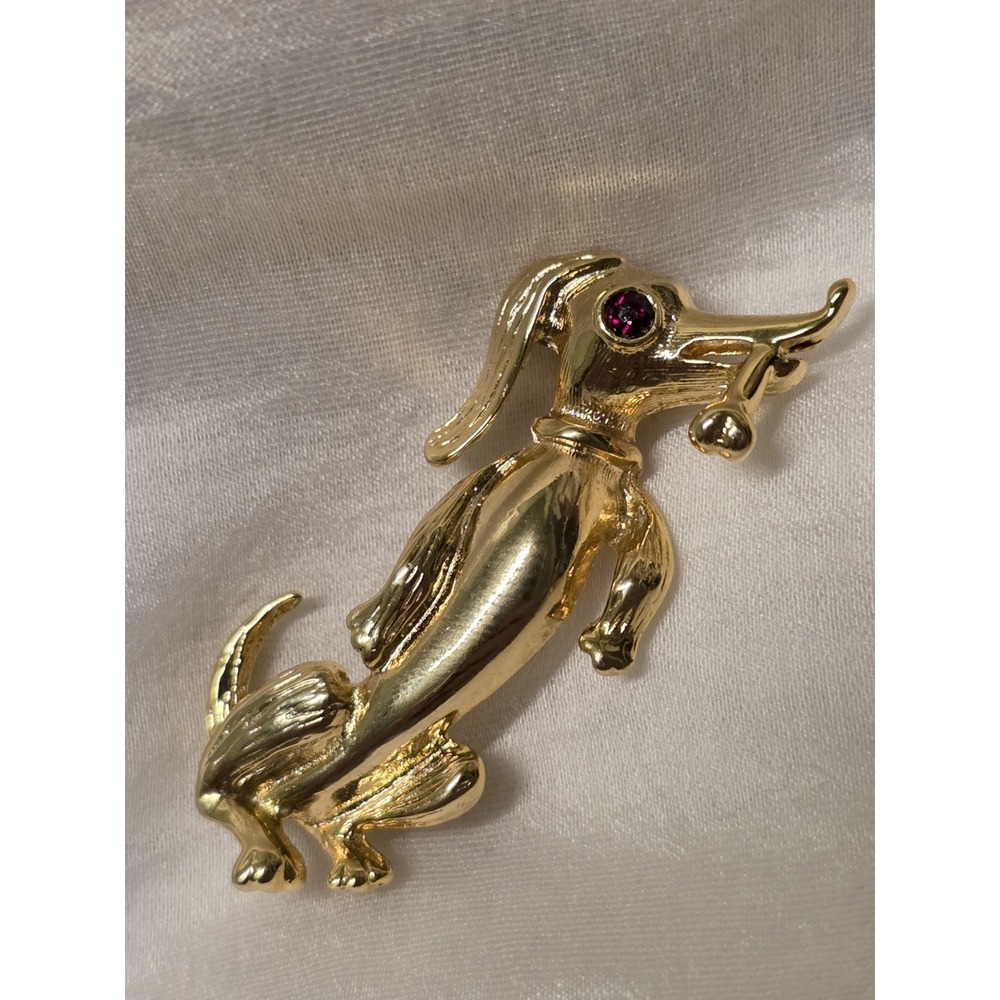 Cute Dachshund Weiner Dog Pin Brooch Gold Tone Red Gem Eye Animal